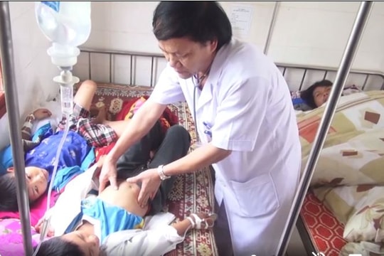 Hàng chục người ở Hà Tĩnh ngộ độc do thức ăn nhiễm khuẩn