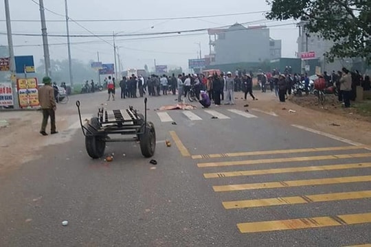 Xe khách đâm vào đoàn người đưa đám ma: Số người chết đã tăng lên 7