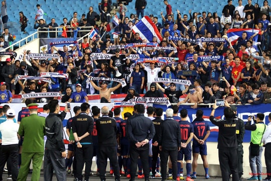 CĐV Thái Lan mất hết niềm tin sau trận thua 0-4 trước U23 Việt Nam