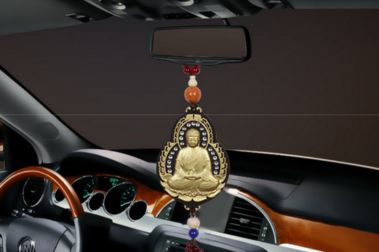 3 vị trí cần tránh khi trang trí đồ chơi trên ô tô