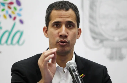 Tổng thống tự phong Venezuela bị cấm giữ chức vụ công trong 15 năm