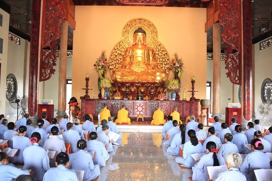 200 phật tử tham dự khóa tu 3 ngày tại chùa Cổ Am