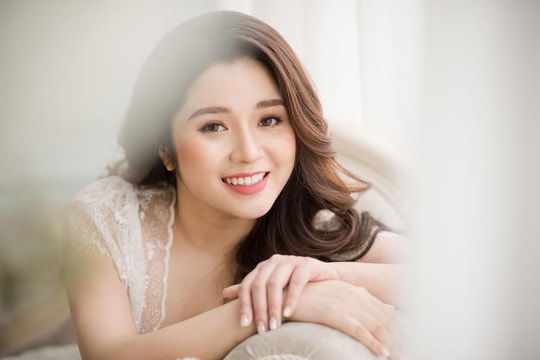 MC của Kênh bóng đá xinh như công chúa trong bộ ảnh mới