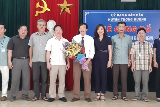 Bổ nhiệm Phó trưởng Phòng Giáo dục - Đào tạo huyện Tương Dương