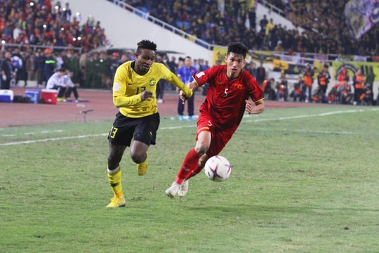 Văn Hậu sẽ sang Đức thi đấu với lương khủng; Báo Hàn đánh giá bất ngờ về Công Phượng