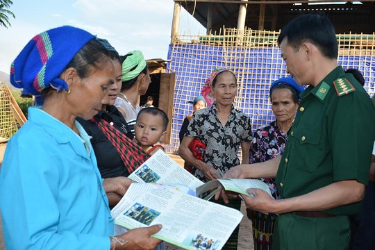 Có những cặp vợ chồng tảo hôn ở Nghệ An chỉ mới 12 – 13 tuổi