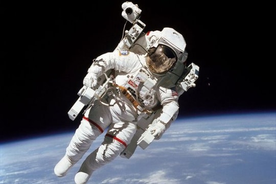 Giải pháp ngăn ngừa loãng xương cho phi hành gia bằng cách… rung chân