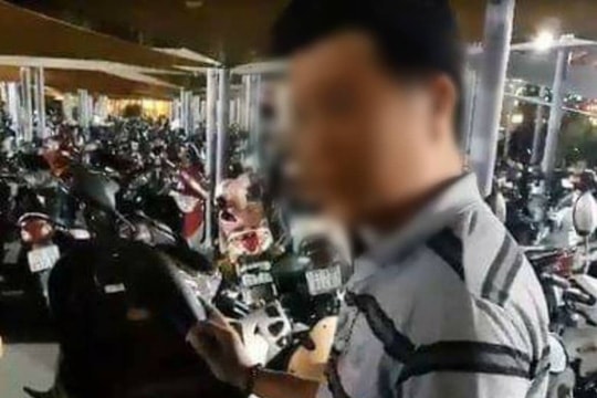  Đi ôtô đến siêu thị, tìm xe máy phá cốp trộm tài sản