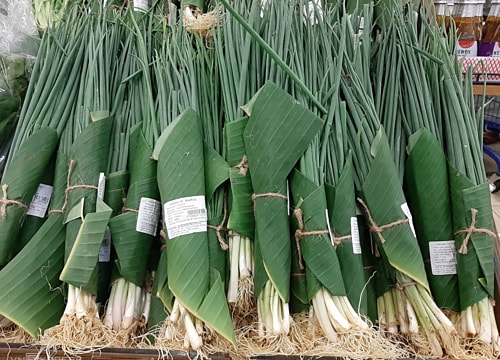 Thủ tướng biểu dương các siêu thị dùng lá chuối thay túi nylon