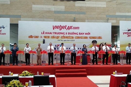 Thủ tướng chứng kiến khai trương đường bay Cần Thơ - Vinh 