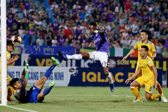 Đội trưởng Nguyên Mạnh: 'SLNA đã có đấu pháp trước Hà Nội'