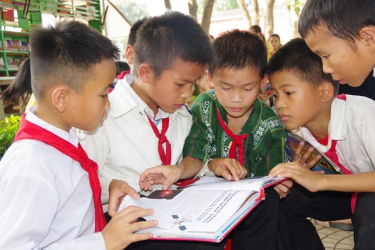 400 đầu sách trao cho học sinh vùng biên trong Ngày sách Việt Nam 