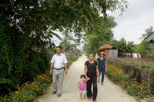 Khởi sắc ở Đông Hồng