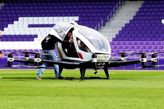 Taxi bay đầu tiên vừa được thử nghiệm tại châu Âu