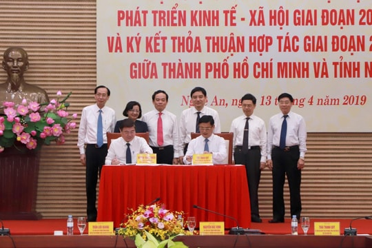Nghệ An - TP. Hồ Chí Minh ký kết hợp tác phát triển kinh tế - xã hội giai đoạn 2019 -2025