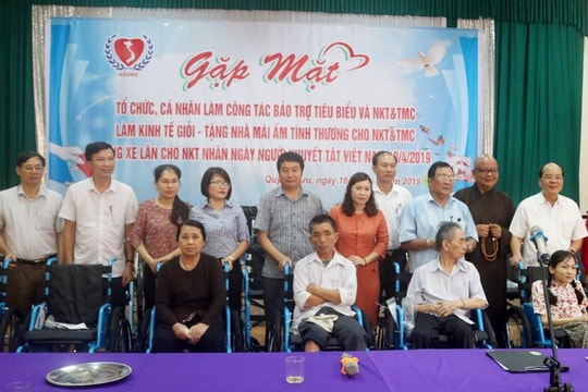 Trao 73 xe lăn cho người khuyết tật hoàn cảnh khó khăn