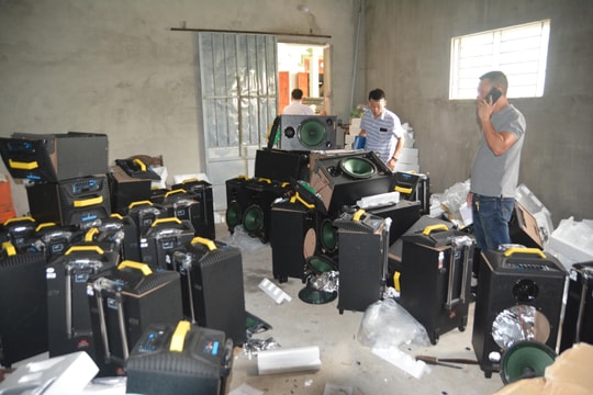 Video clip cơ quan chức năng thu giữ 7 tạ ma túy đá ở Nghệ An