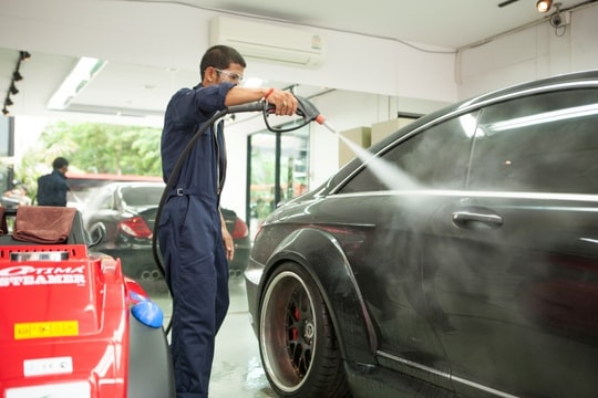 Đề xuất tăng 5% phí nước thải sinh hoạt của cơ sở rửa xe, nhà hàng, khách sạn