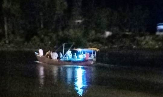 Nghệ An: Trắng đêm tìm kiếm 2 học sinh mất tích khi tắm sông