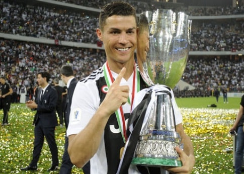 Ronaldo đi vào lịch sử bóng đá; Man City phá kỷ lục vì Joao Felix