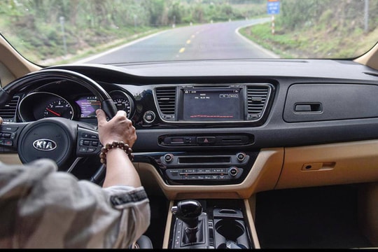 Xe ô tô bị rung lắc, nên kiểm tra bộ phận nào?