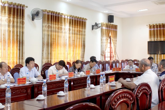 Tiếp công dân định kỳ, Bí thư Huyện ủy Con Cuông cam kết xử lý thấu đáo các kiến nghị