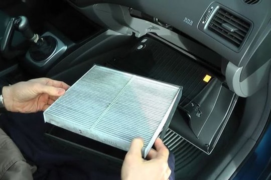 6 lý do máy lạnh ô tô “chết” trong trời nóng