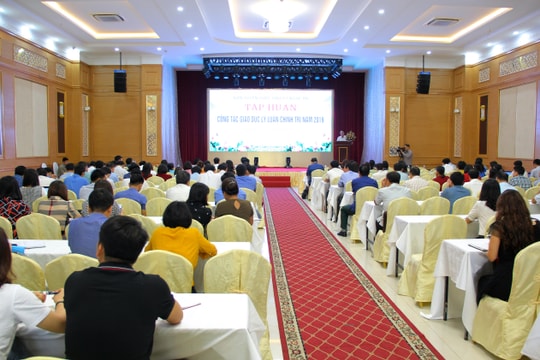 250 học viên tham gia tập huấn công tác giáo dục lý luận chính trị