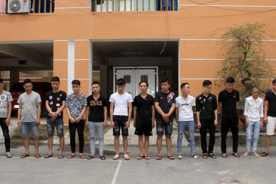 Nghệ An: Bắt nhóm chuyên hack Facebook, lừa đảo hàng chục tỷ đồng