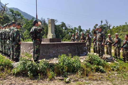  Tuần tra song phương bảo vệ biên giới Việt - Lào dịp lễ 30/4 và 1/5