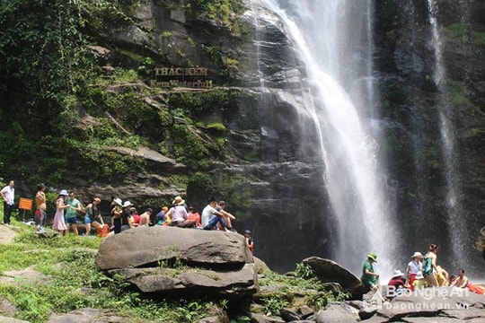 Thời tiết 30/4: Trung Bộ ngày nắng nóng, chiều tối và đêm có mưa rào và dông