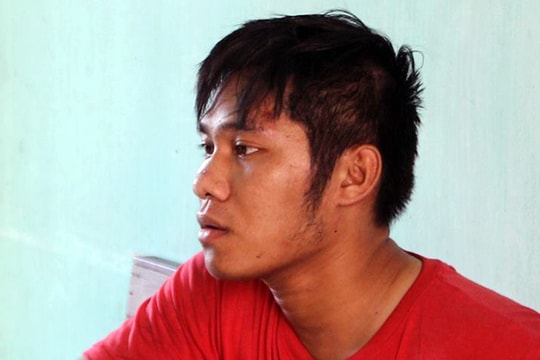 Người dân truy đuổi tên cướp tiệm vàng