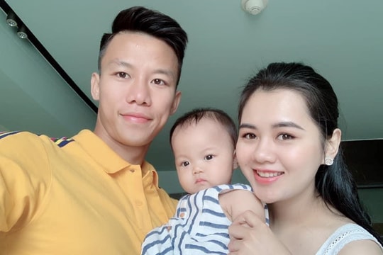 Cầu thủ xứ Nghệ trong kỳ nghỉ lễ:  Phan Văn Đức đăng ảnh 'so deep', Ngọc Hải ở bên vợ con