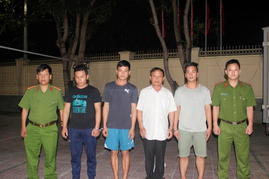 Công an Nghệ An trao thưởng chuyên án truy bắt 6 đối tượng trốn truy nã