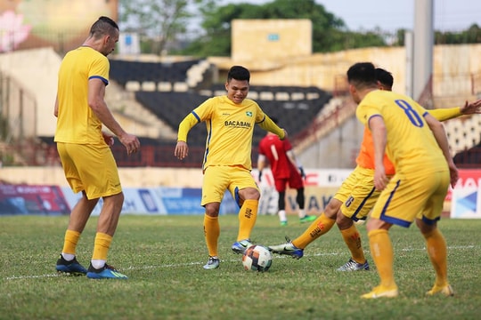 Ai sẽ phải nhường vị trí cho Xuân Mạnh ở SLNA?