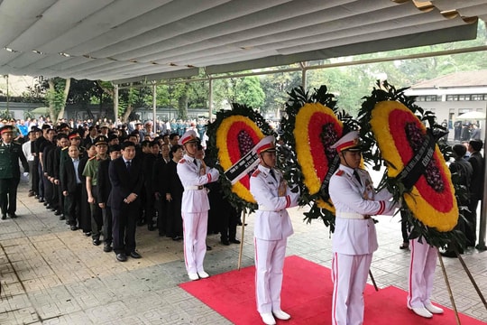 Đoàn đại biểu tỉnh Nghệ An viếng nguyên Chủ tịch nước, Đại tướng Lê Đức Anh