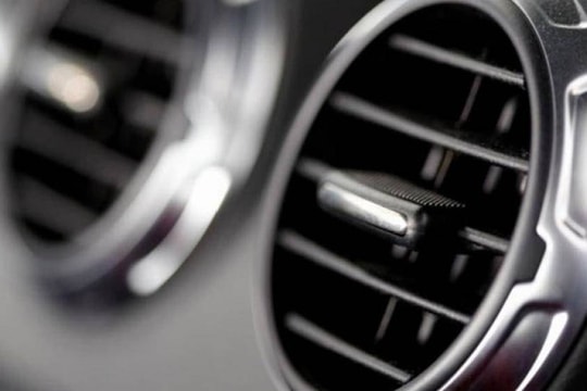 Thông tin cực thiết thực khi đi ô tô trời nắng nóng