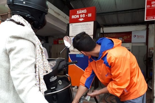 Giá xăng hướng đến mốc cao nhất lịch sử