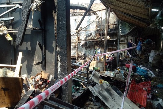 Đang làm báo cáo kinh tế kỹ thuật khắc phục đình chợ Hiếu bị cháy 