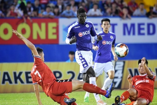 Loạt đấu sớm vòng 8 V.League, Hà Nội sẩy chân nhưng SLNA không thể áp sát