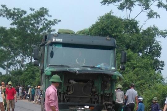 Ô tô tải va chạm xe máy đi ngược chiều, 1 người tử vong