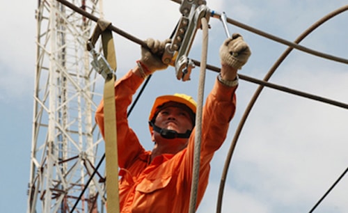 Phó Thủ tướng yêu cầu tiếp tục theo dõi tác động tăng giá điện