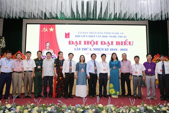 Danh sách chi tiết 15 ủy viên Ban Chấp hành Hội Liên hiệp Văn học Nghệ thuật Nghệ An khóa X