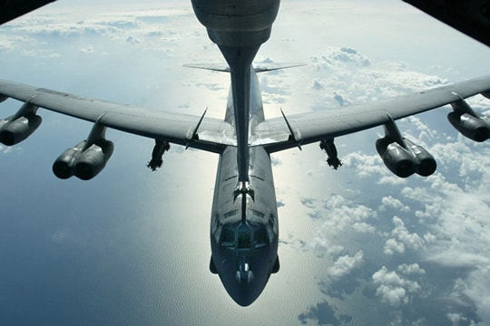 Mỹ đưa máy bay ném bom B-52 đến Qatar phòng Iran tấn công