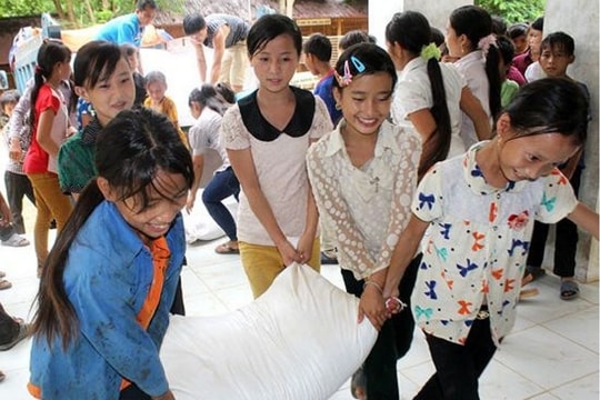 Nghệ An đã phân bổ hơn 2.700 tấn gạo hỗ trợ học sinh vùng khó khăn