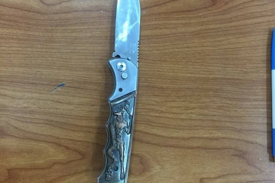 U60 đi cướp, dùng dao đâm trinh sát đặc nhiệm để tẩu thoát