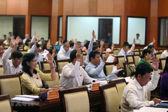 Đại biểu HĐND thành phố Hồ Chí Minh thống nhất lùi chương trình sữa học đường