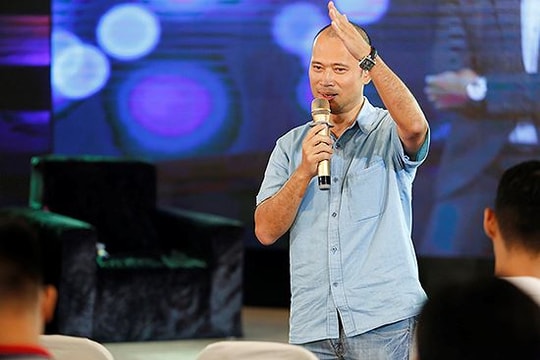 Người vợ ‘bí ẩn’ trong suốt 20 năm của MC Long Vũ