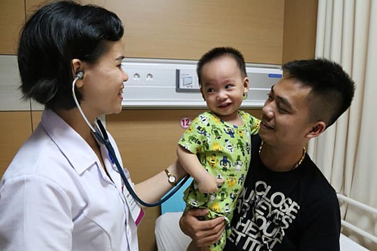 Bé trai nhiễm virus nguy hiểm