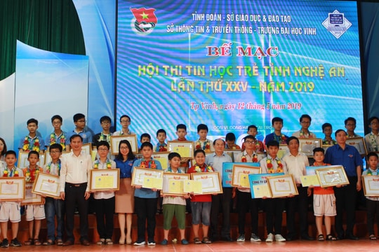Nghệ An chọn 4 học sinh xuất sắc tham gia Hội thi tin học trẻ toàn quốc